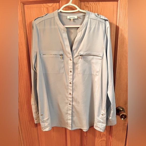 Calvin Klein Light Blue Women Shirt SZ M Silver Buttons Zippers Snap Minimalist - Picture 1 of 16